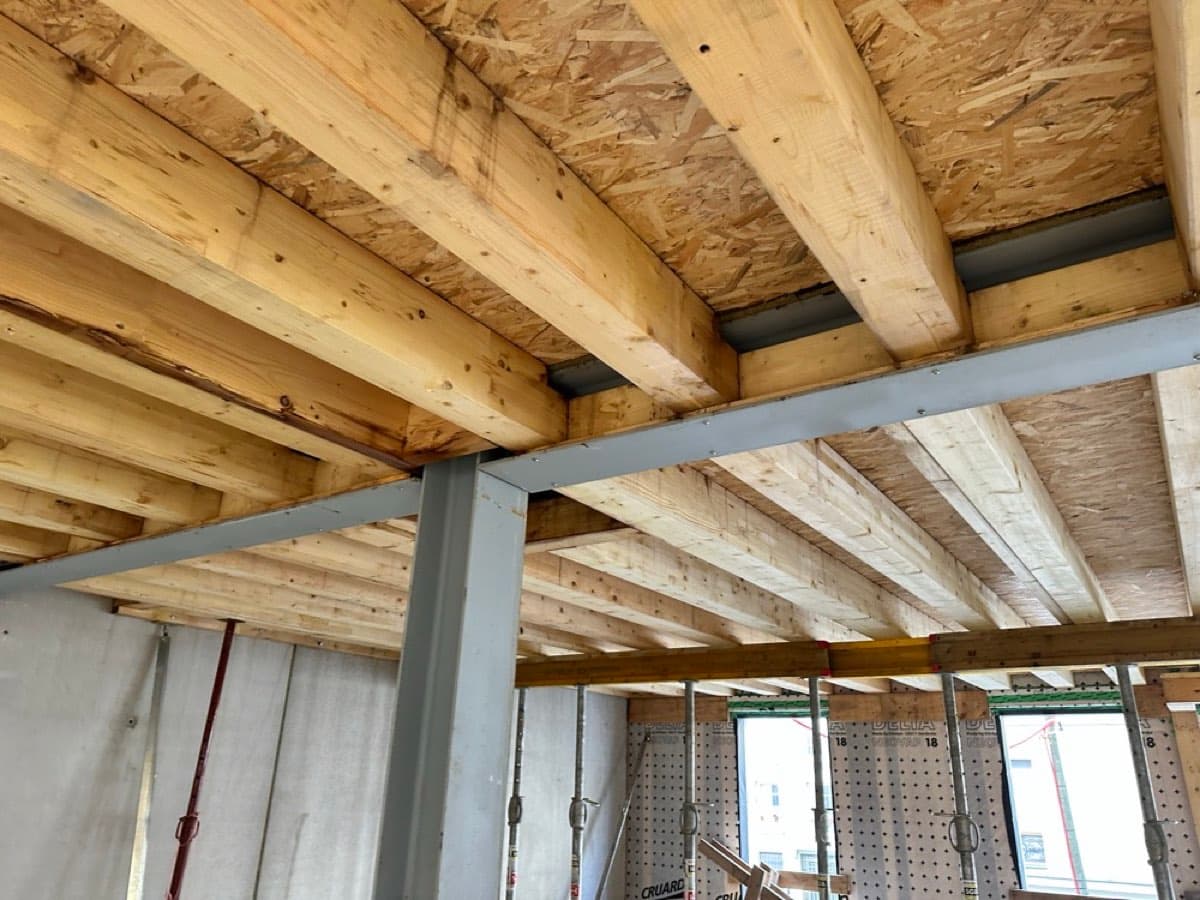 Plancher mixte bois-acier — Avant intervention